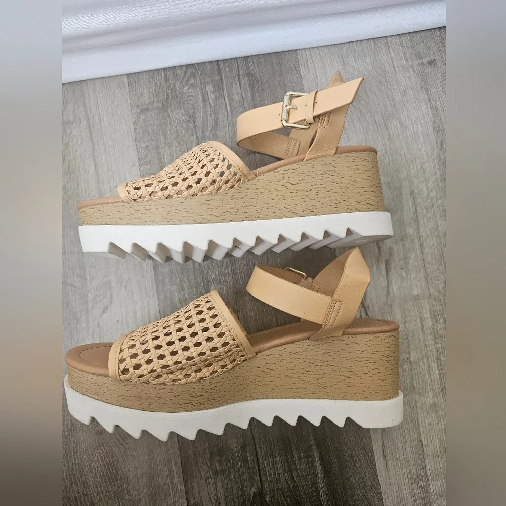 ​Universal Thread Woven Platform Wedge Sandals - Size 9.5
